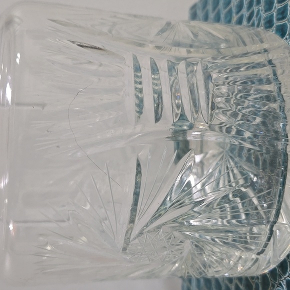 Elegant Crystal Jar with Lid - Picture 7 of 8